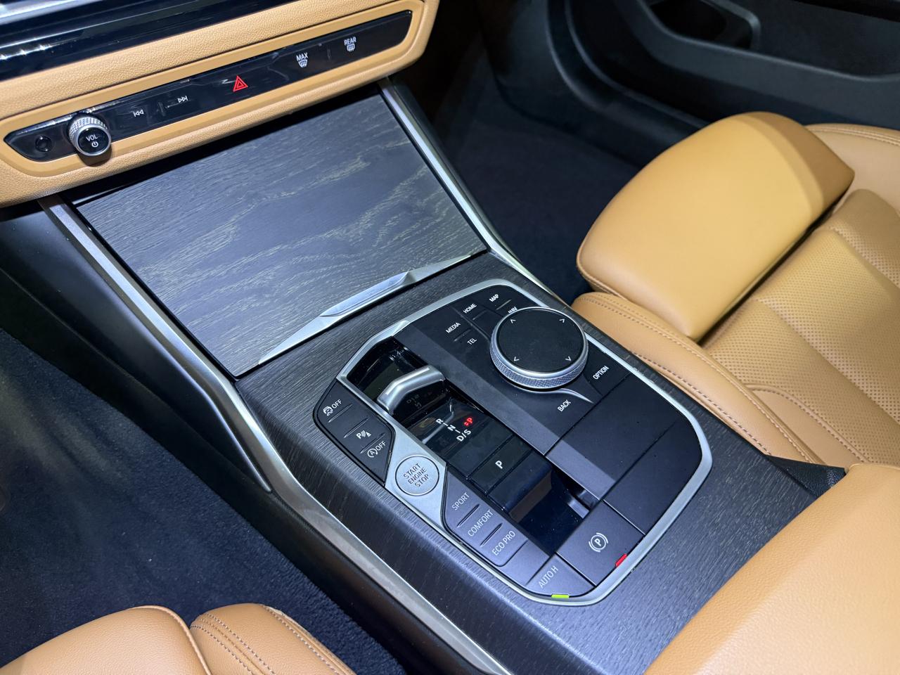 BMW 3-Series 330i 2023