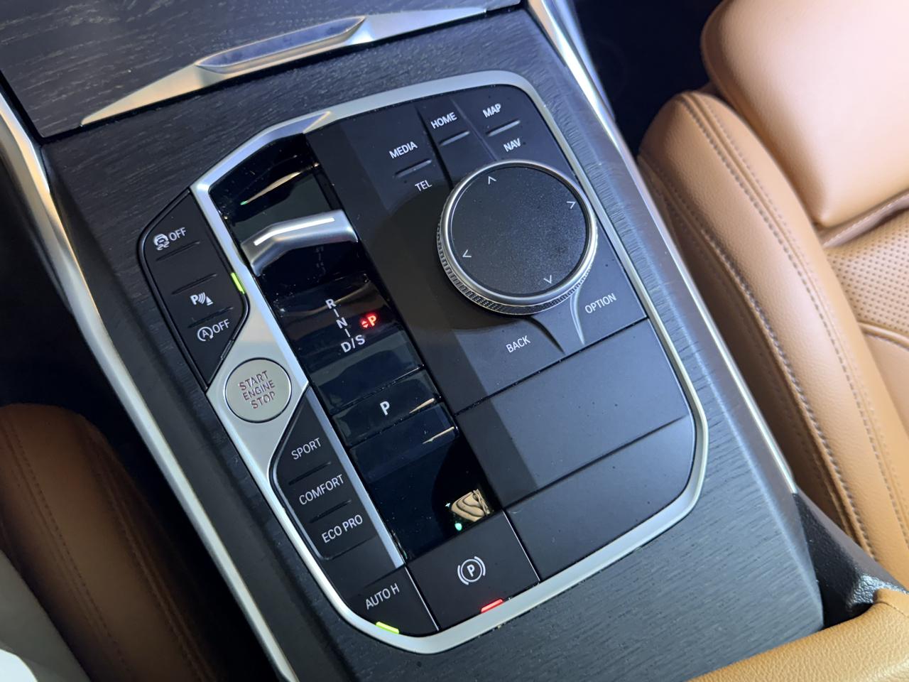 BMW 3-Series 330i 2023