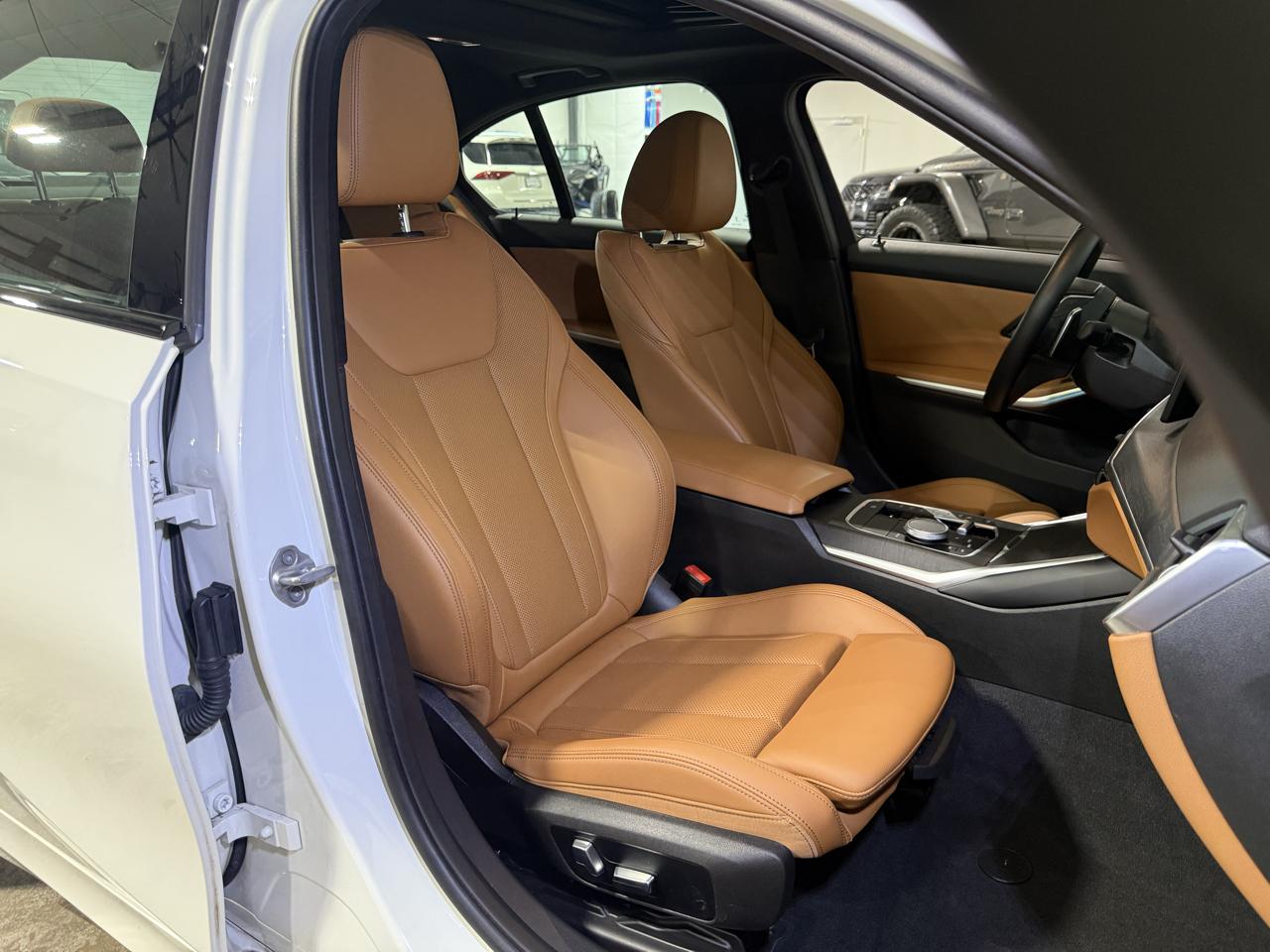 BMW 3-Series 330i 2023