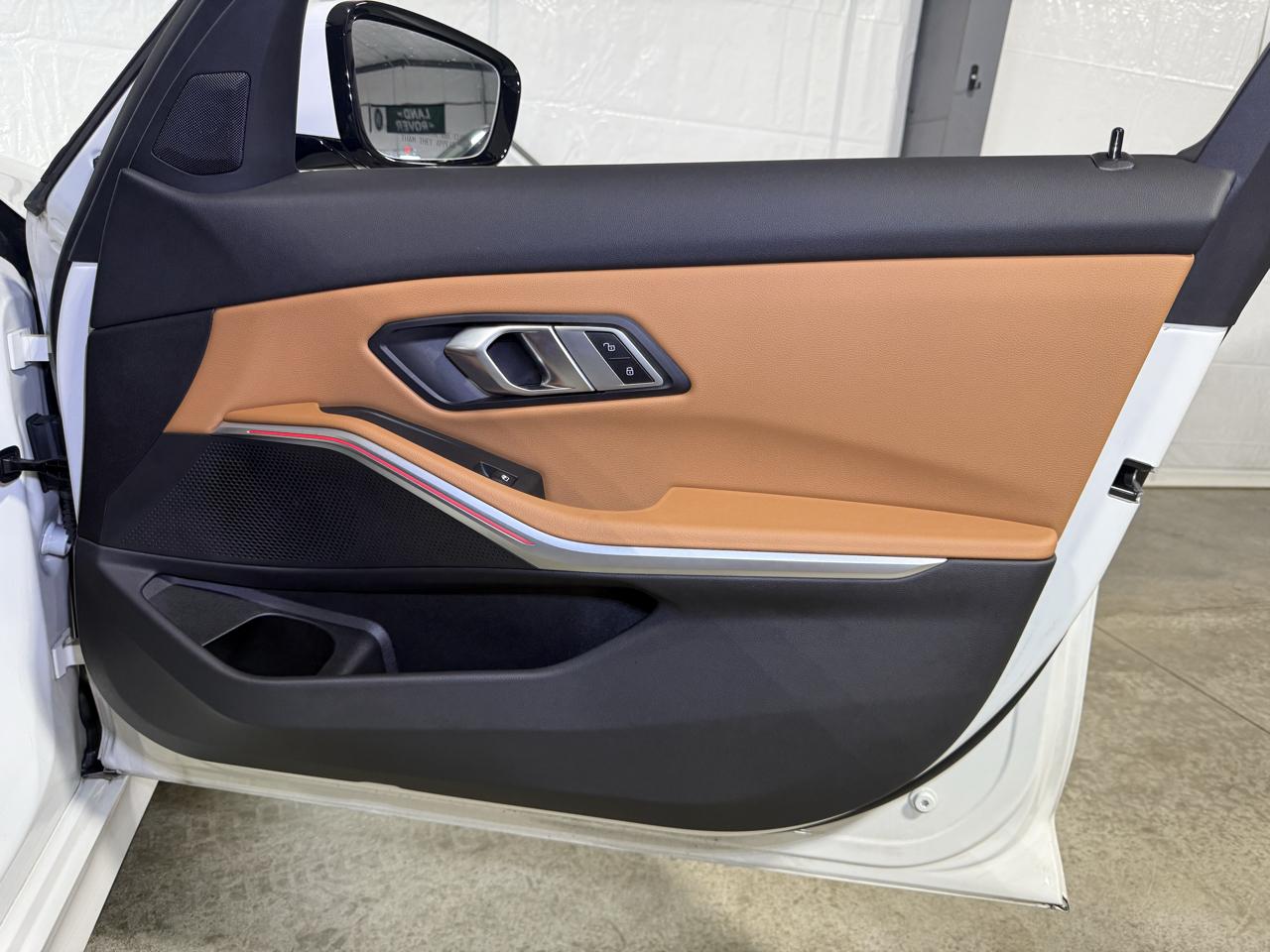BMW 3-Series 330i 2023