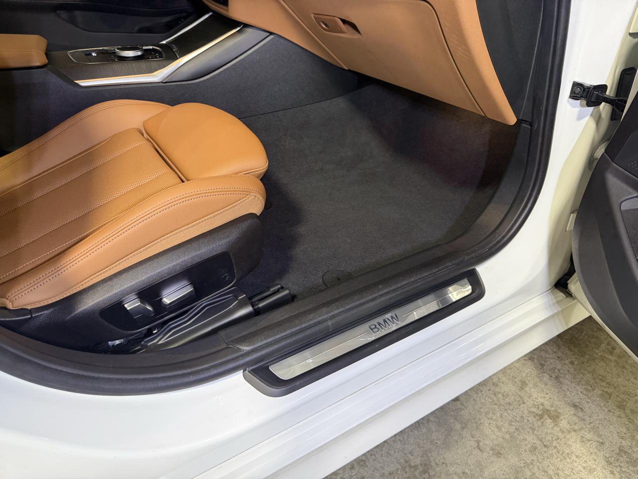 BMW 3-Series 330i 2023