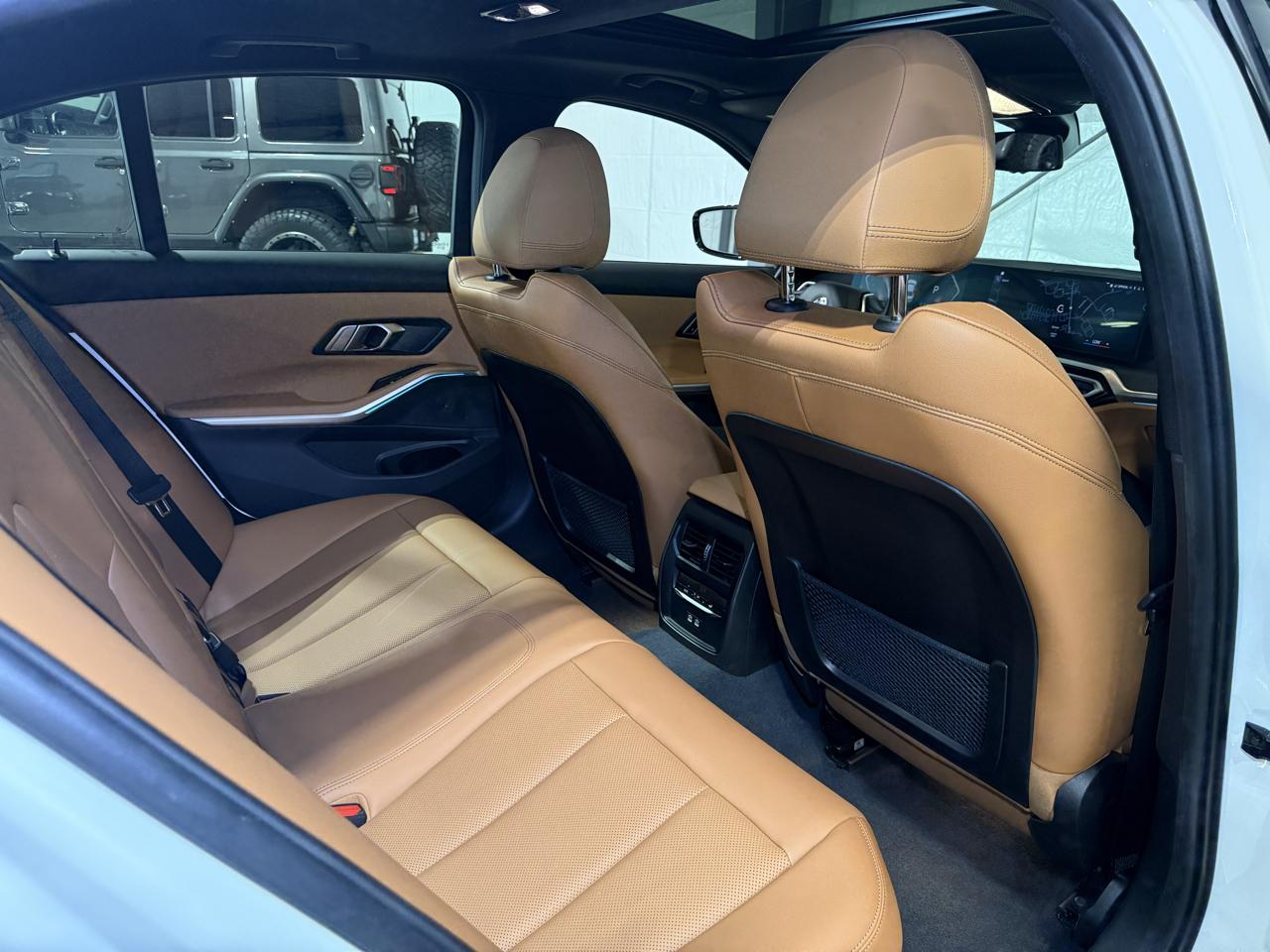 BMW 3-Series 330i 2023