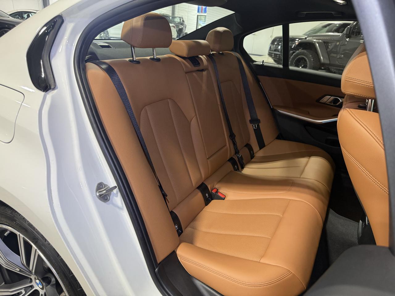 BMW 3-Series 330i 2023