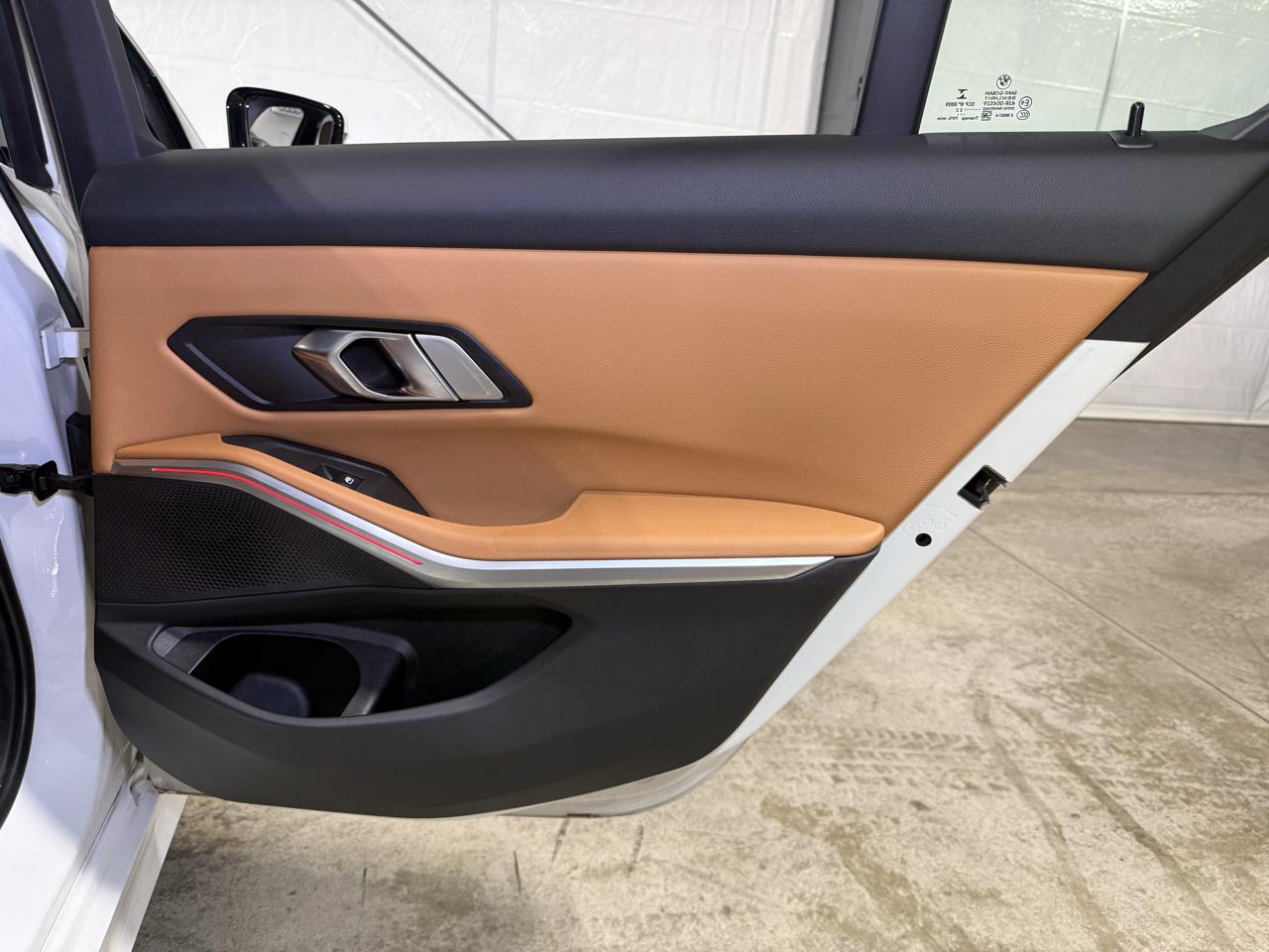 BMW 3-Series 330i 2023