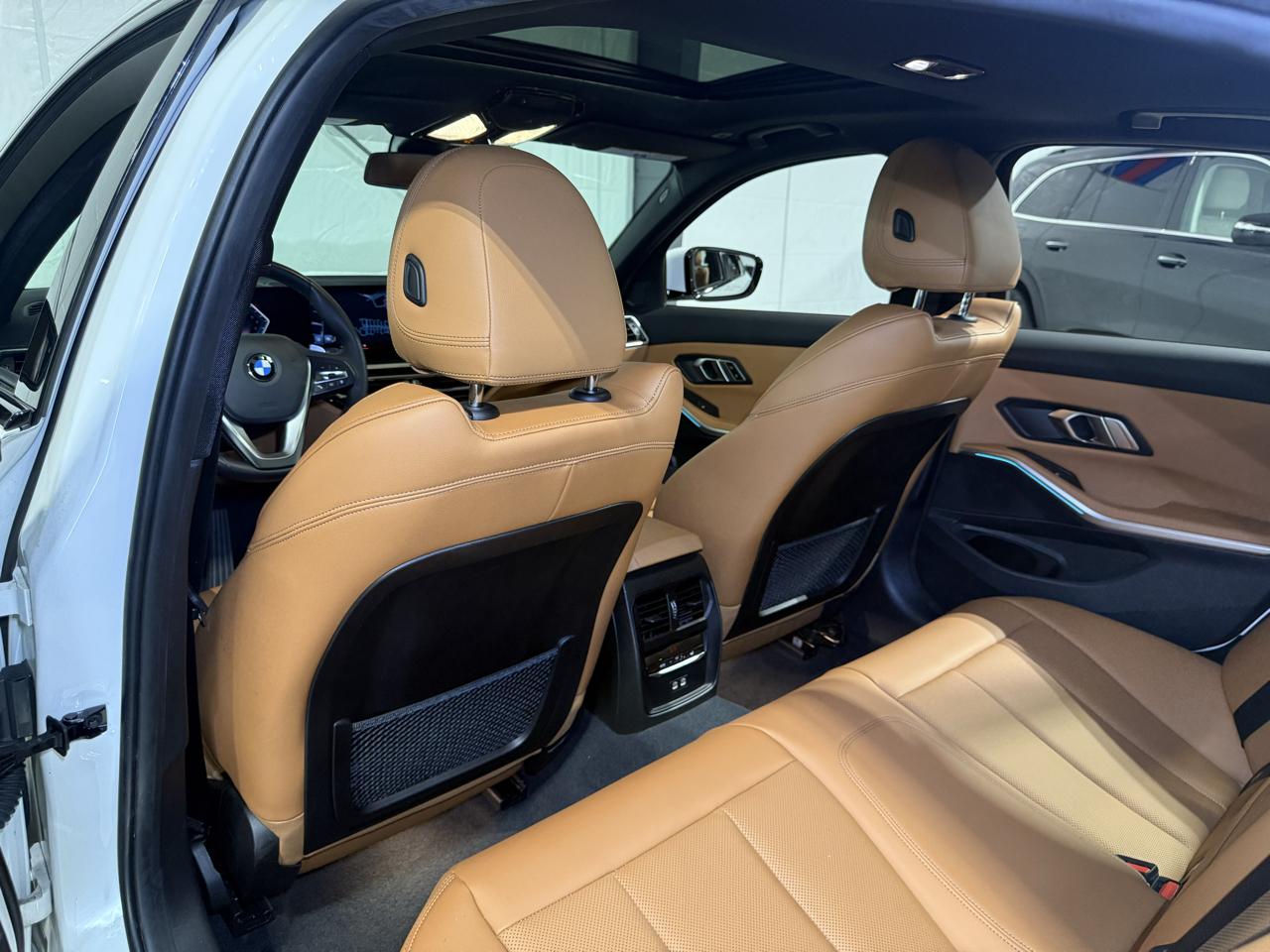 BMW 3-Series 330i 2023