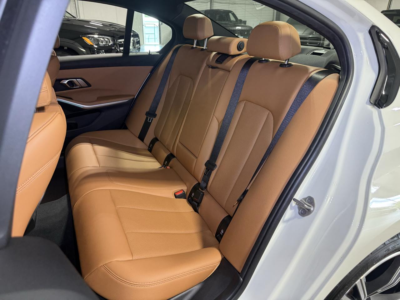 BMW 3-Series 330i 2023