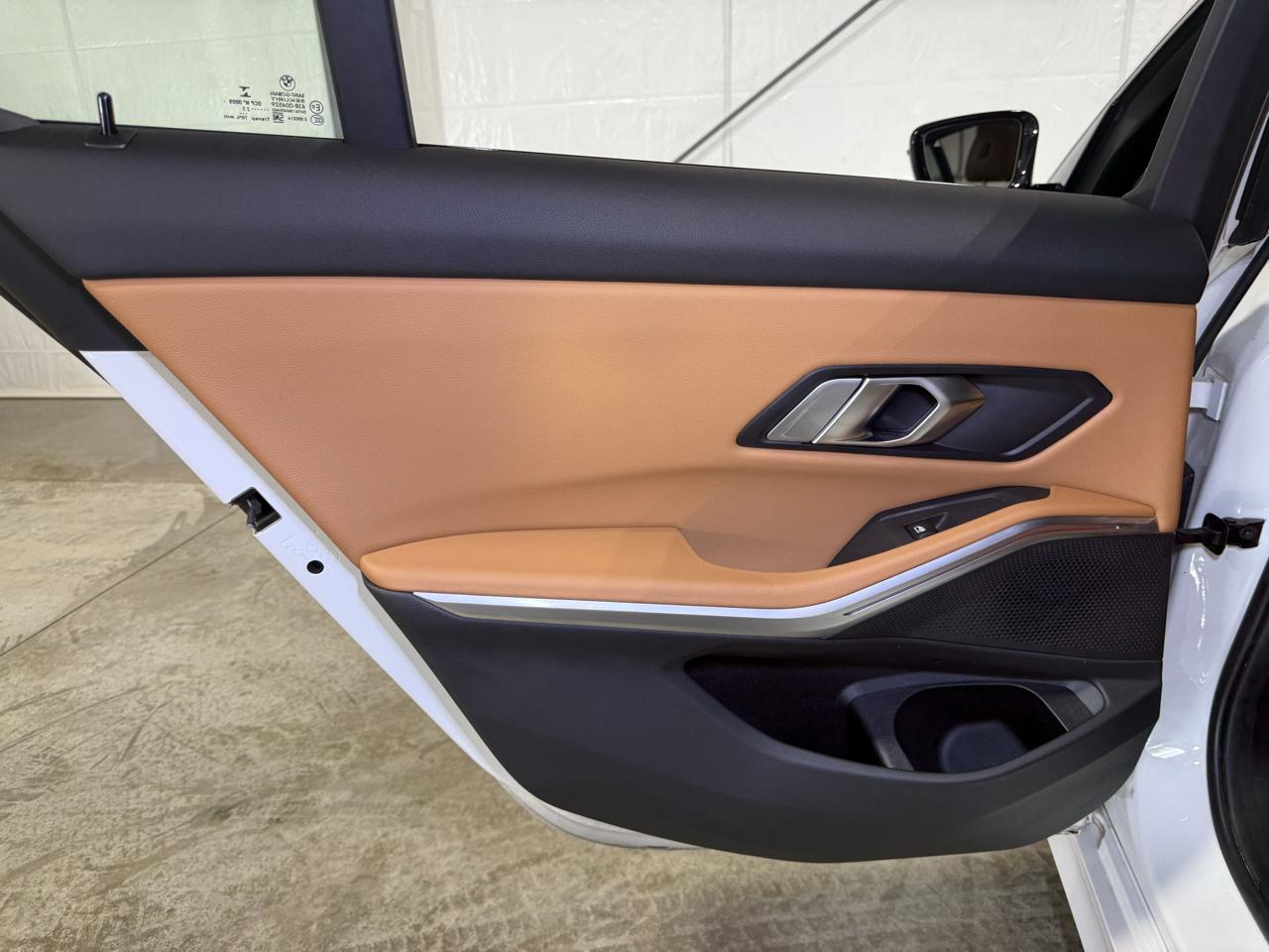 BMW 3-Series 330i 2023