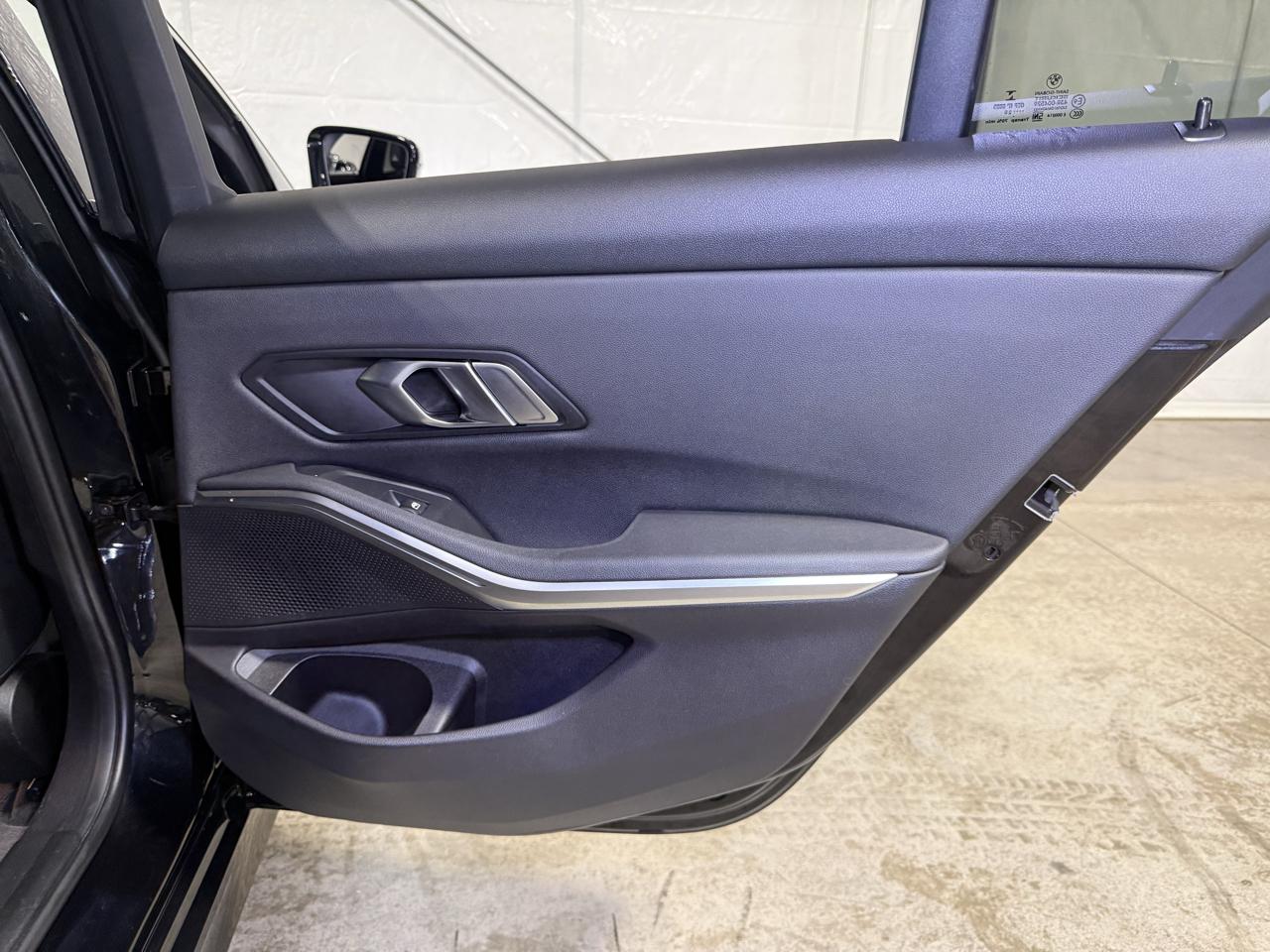 BMW 3-Series 330i 2021