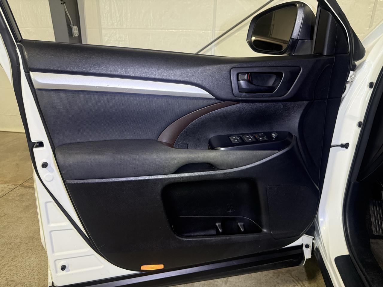 Toyota Highlander  2015