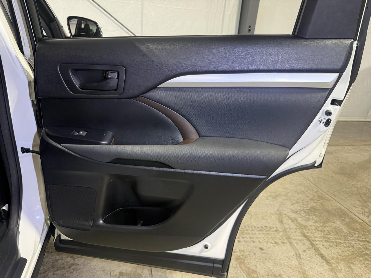 Toyota Highlander  2015