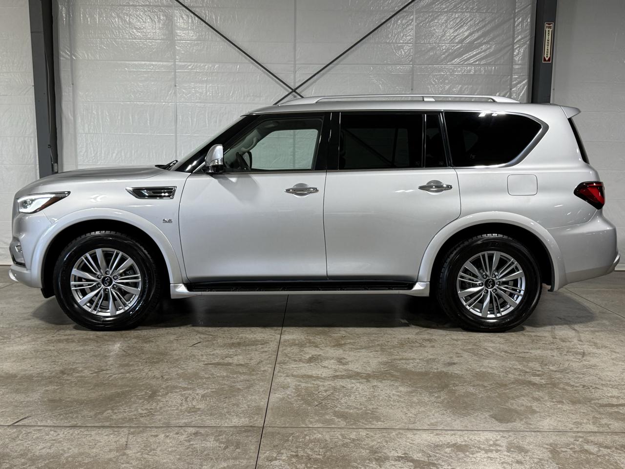 Infiniti QX80 LUXE 2020