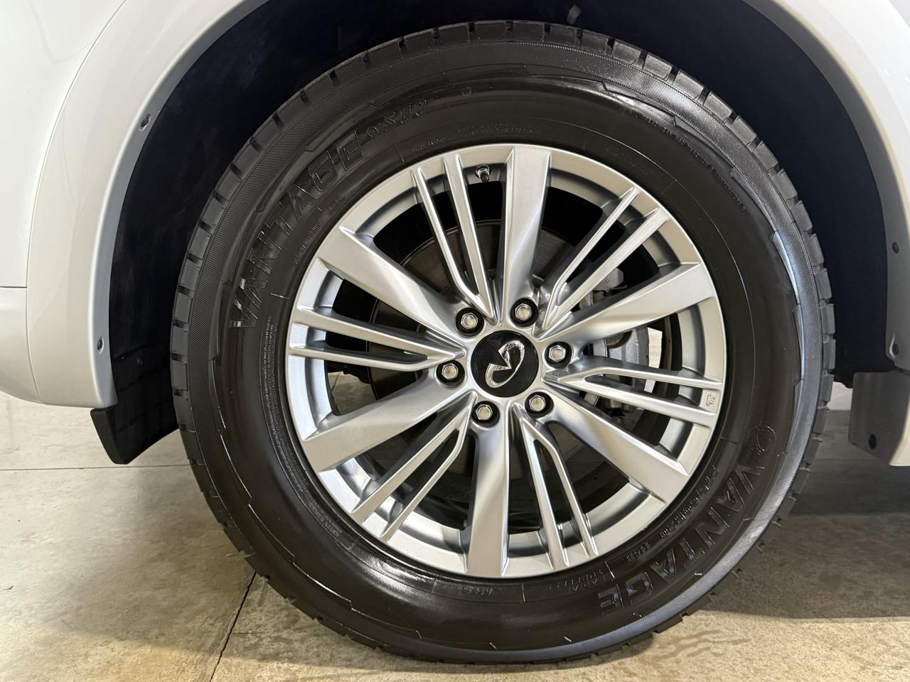 Infiniti QX80 LUXE 2020