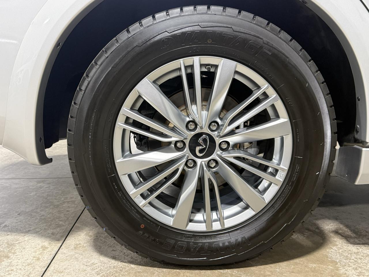 Infiniti QX80 LUXE 2020