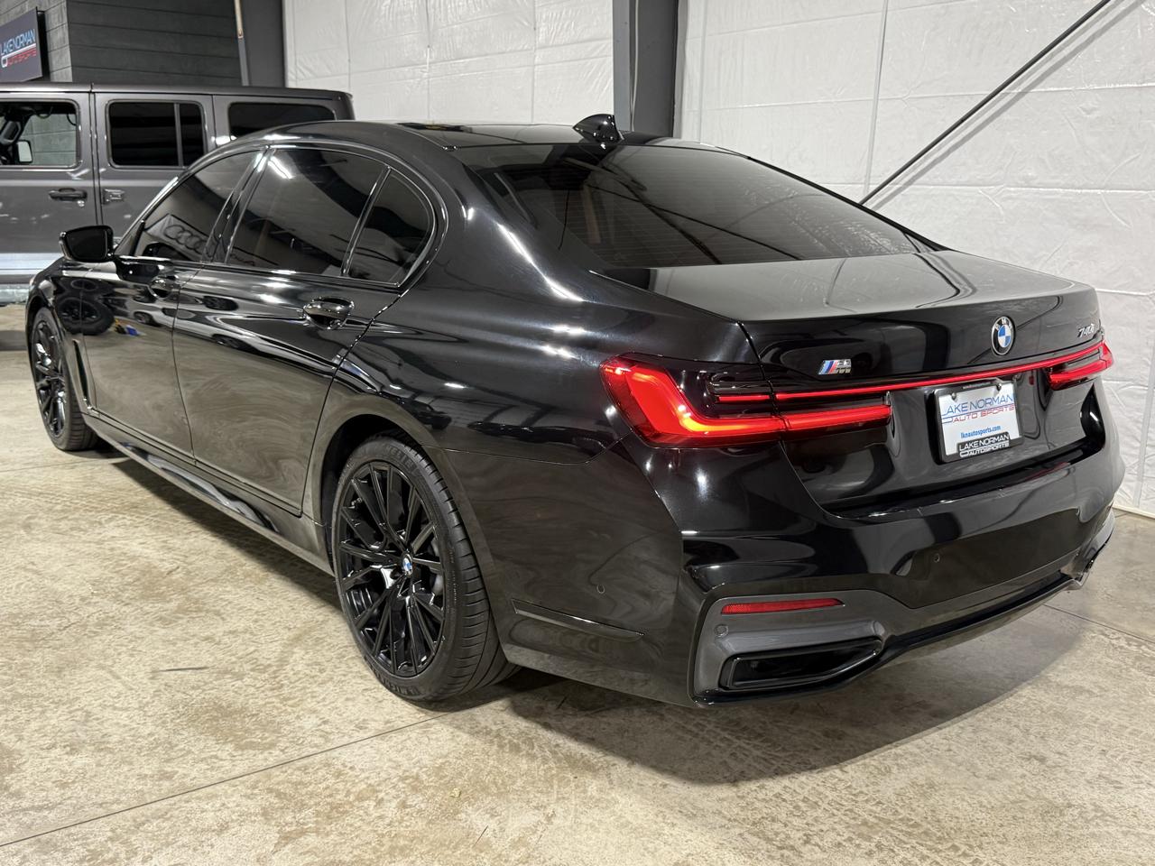 BMW 7-Series  2020