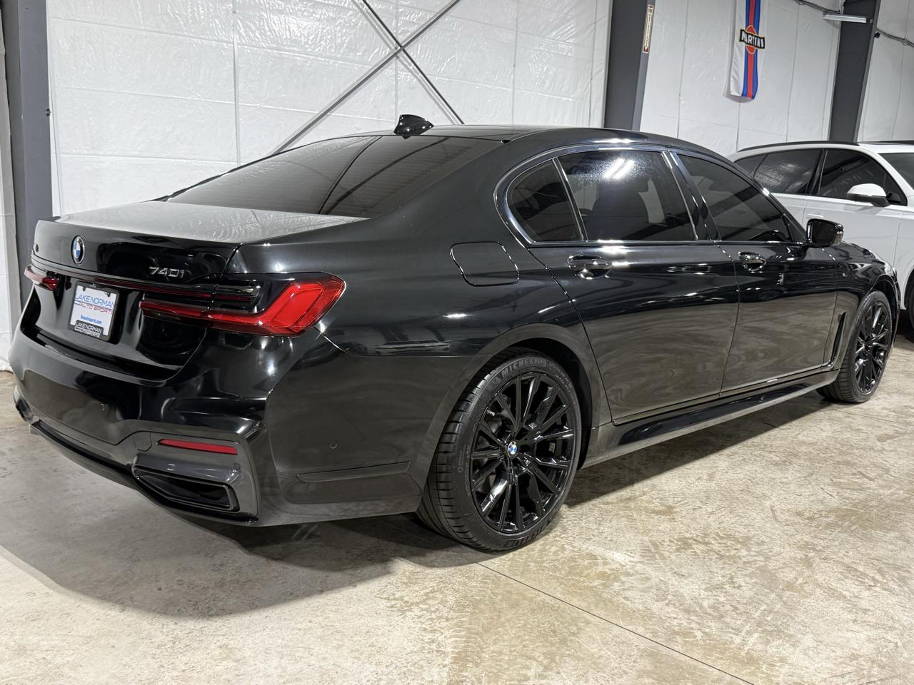 BMW 7-Series  2020