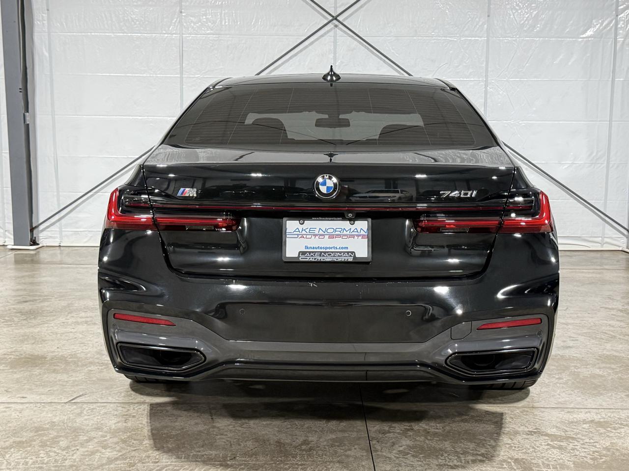 BMW 7-Series  2020