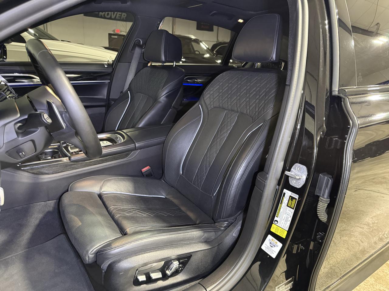 BMW 7-Series  2020