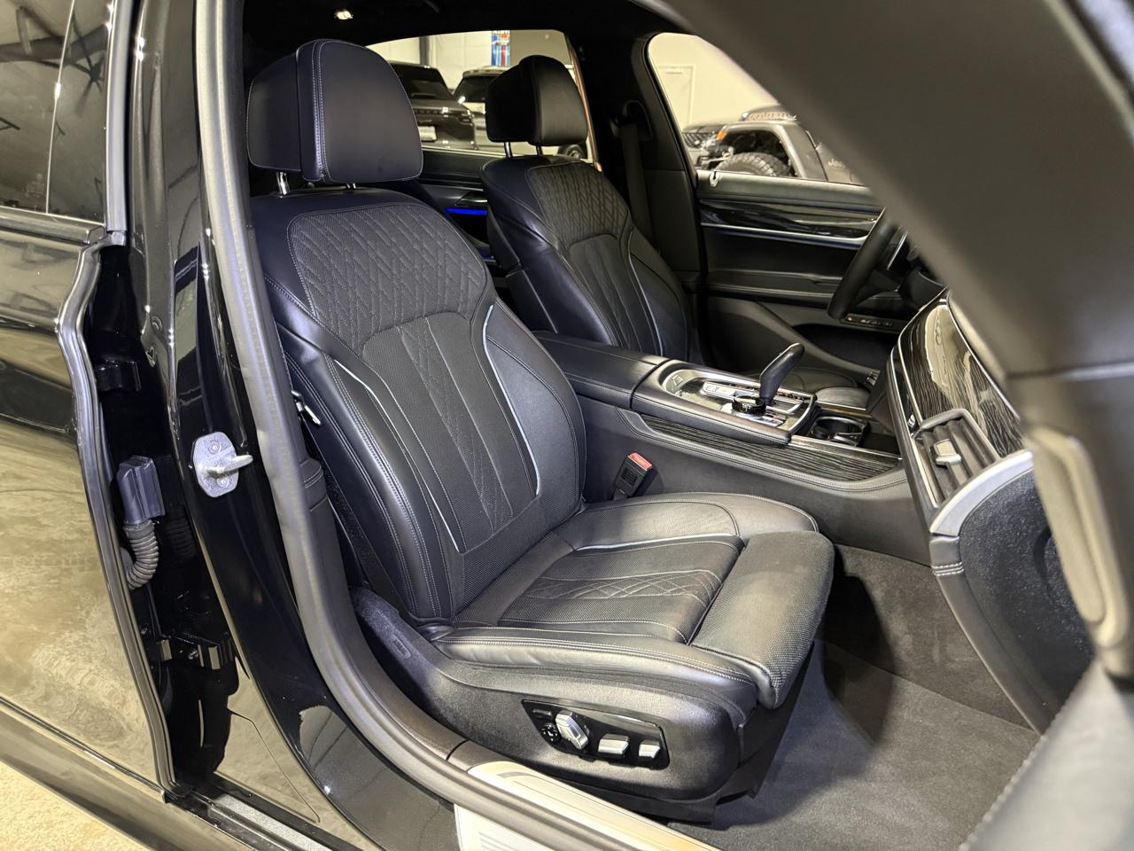 BMW 7-Series  2020
