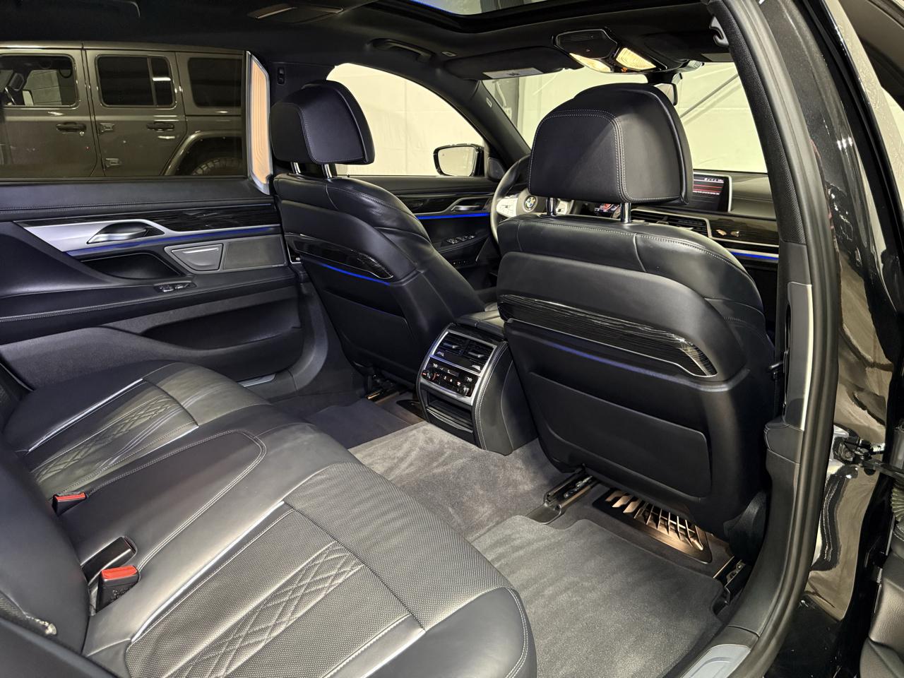 BMW 7-Series  2020