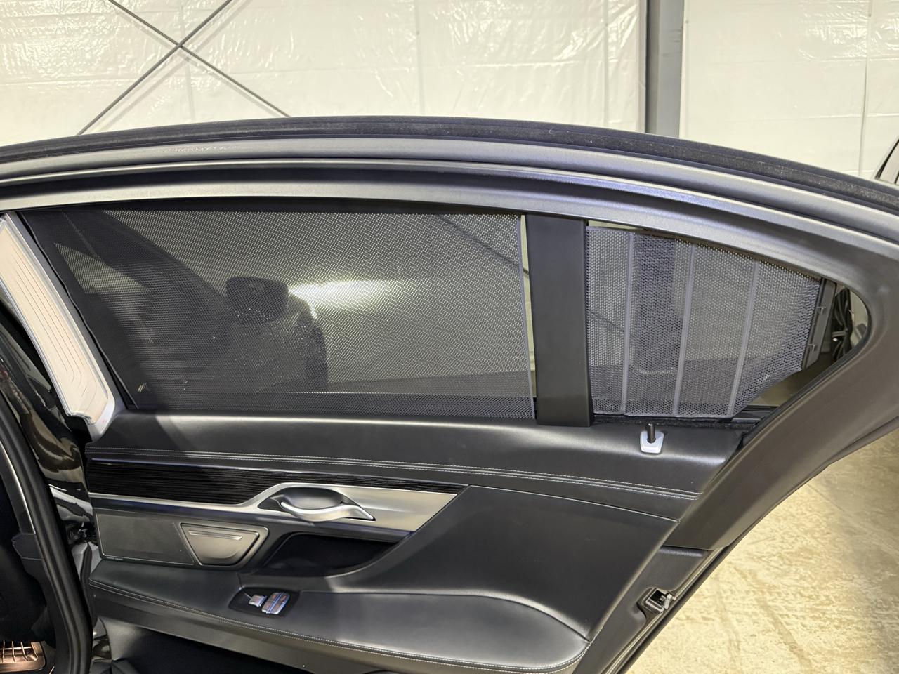 BMW 7-Series  2020