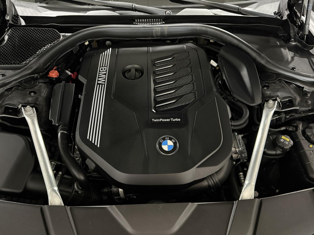 BMW 7-Series  2020