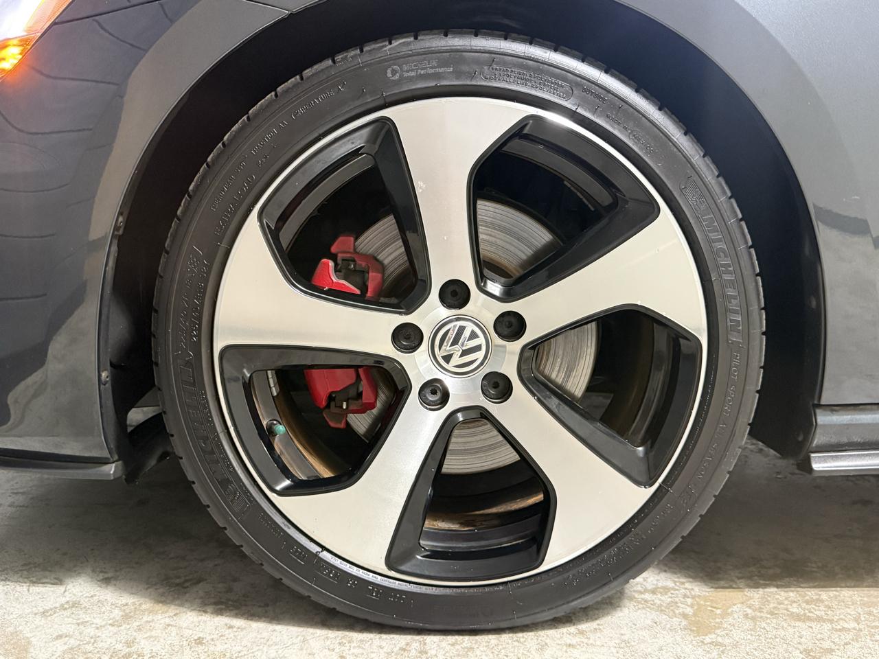 Volkswagen GTI SE 4D Hatchback 2015