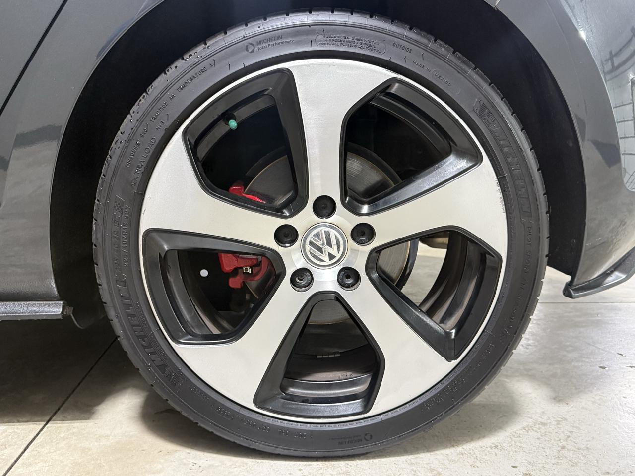 Volkswagen GTI SE 4D Hatchback 2015