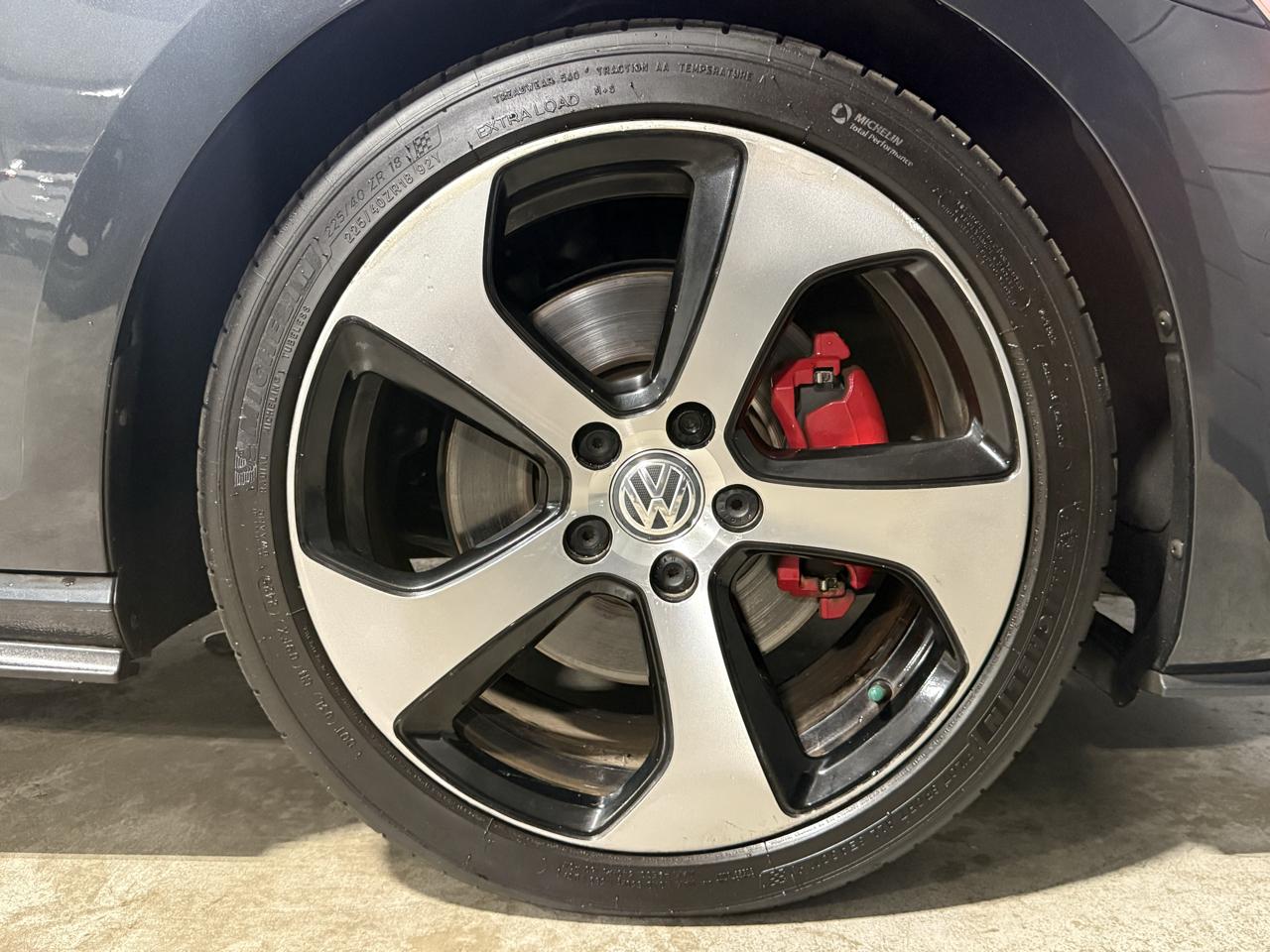 Volkswagen GTI SE 4D Hatchback 2015