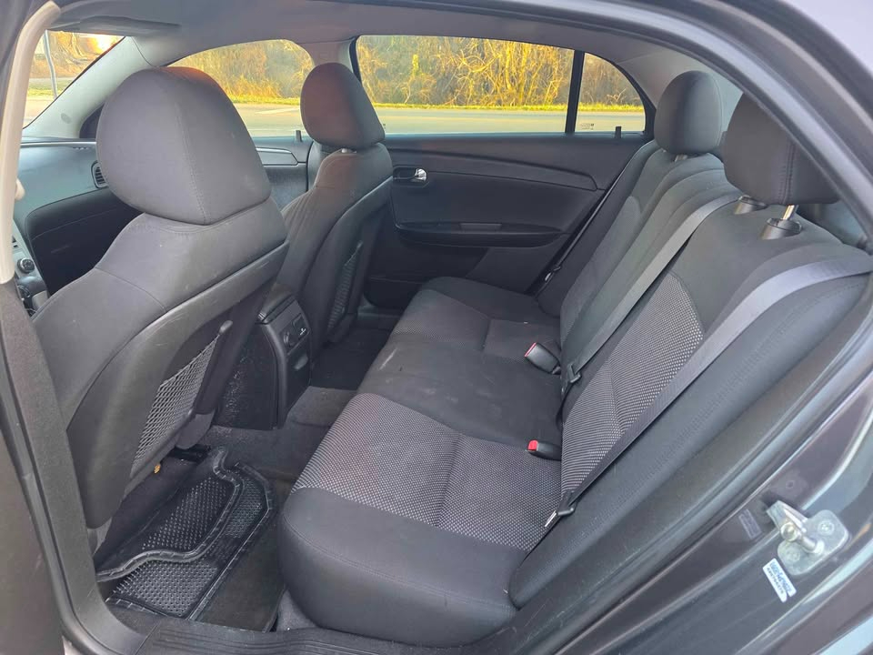 Chevrolet Malibu 1LT 2012