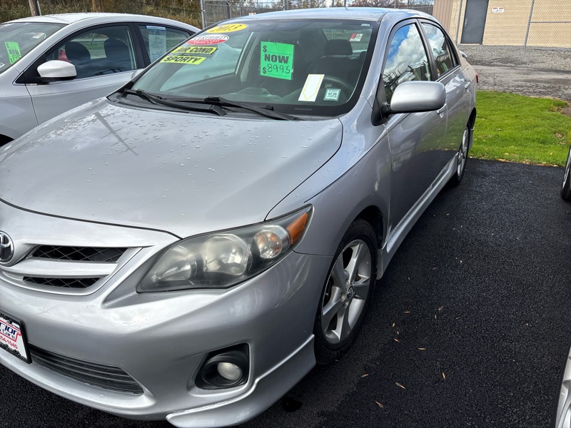 Toyota Corolla S 5-Speed MT 2013