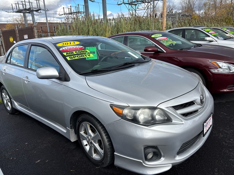 Toyota Corolla S 5-Speed MT 2013