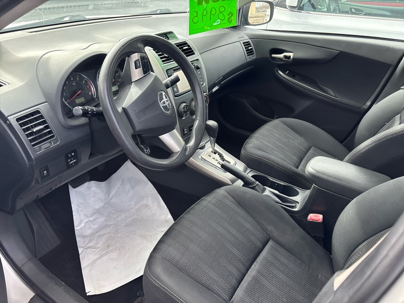 Toyota Corolla S 5-Speed MT 2013