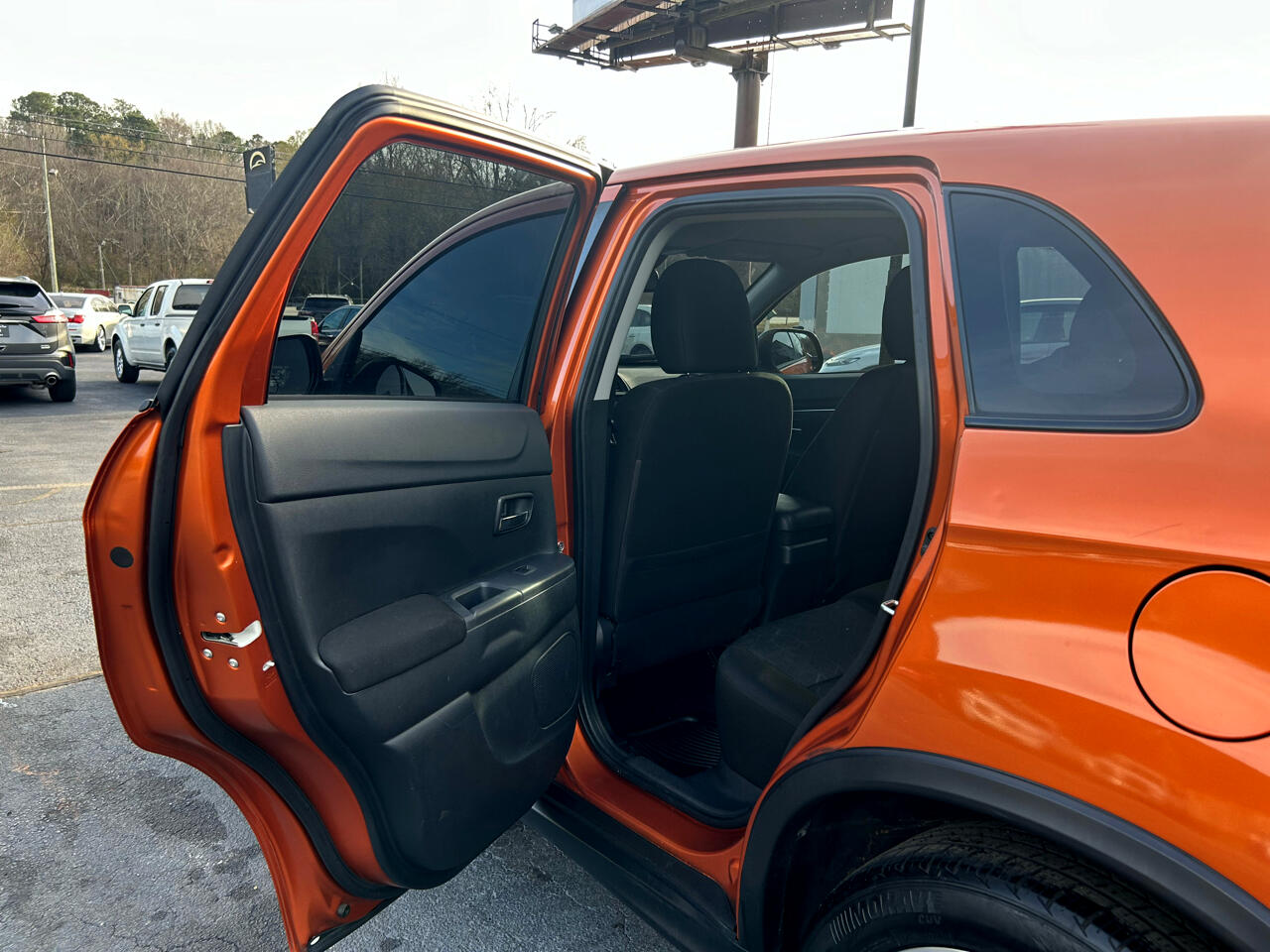 Mitsubishi Outlander Sport  2021