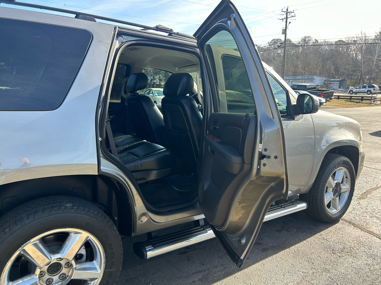 Chevrolet Tahoe  2012