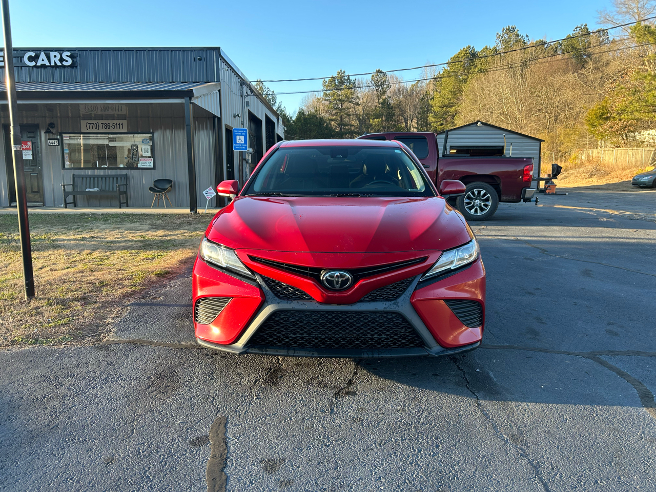 Toyota Camry SE 2020