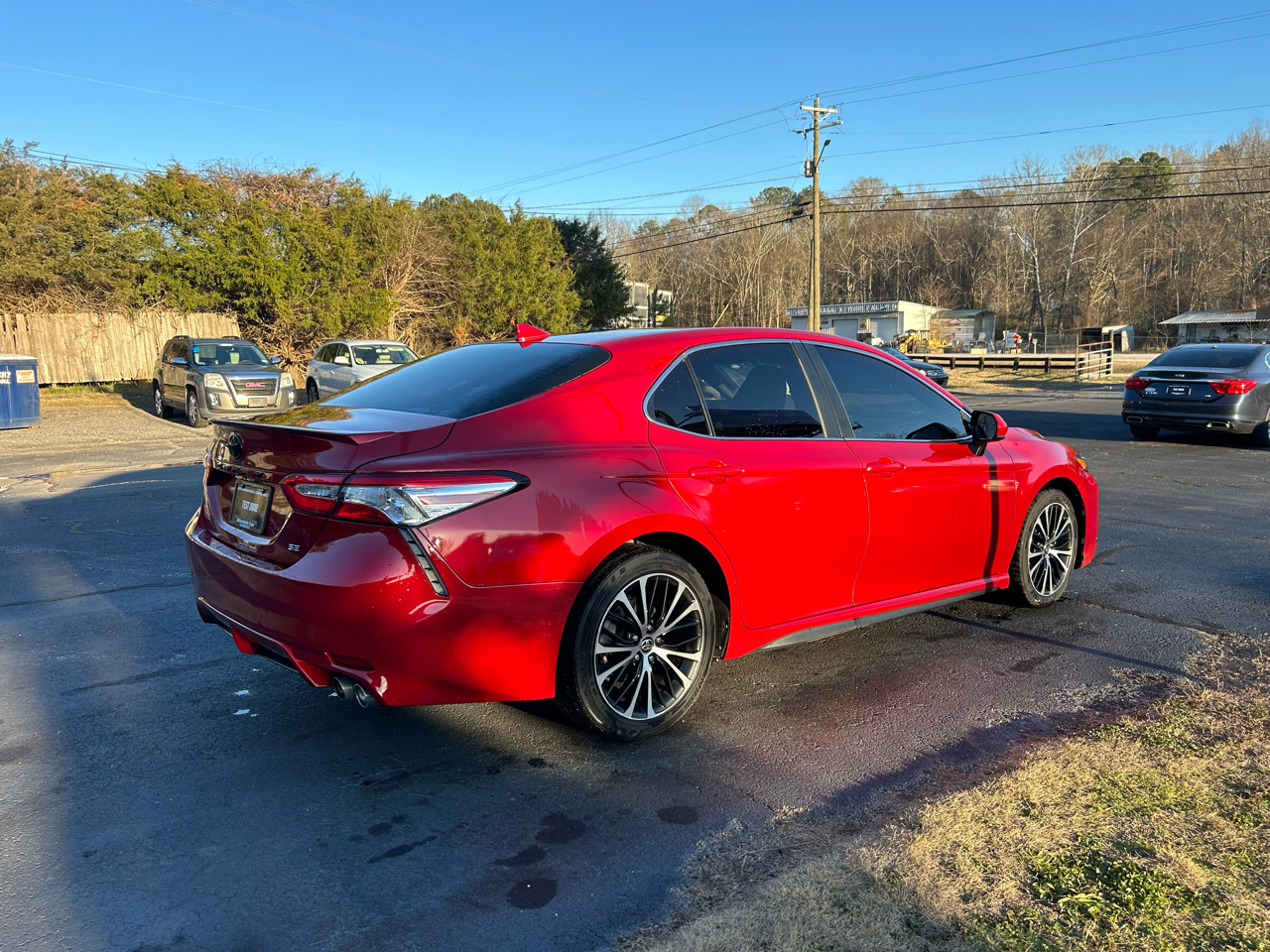 Toyota Camry SE 2020