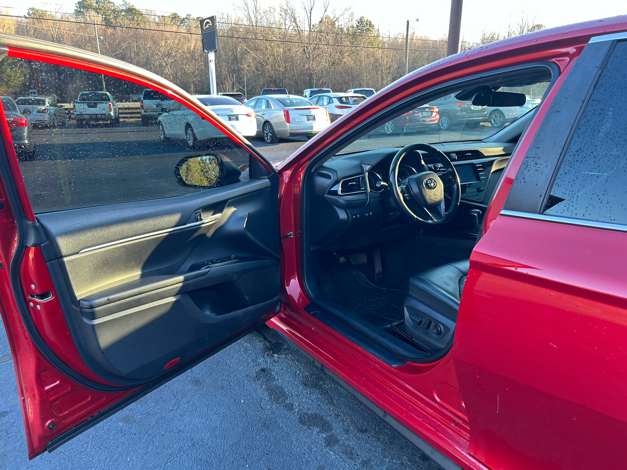 Toyota Camry SE 2020