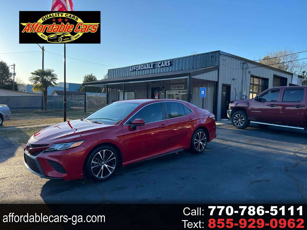 Toyota Camry SE 2020