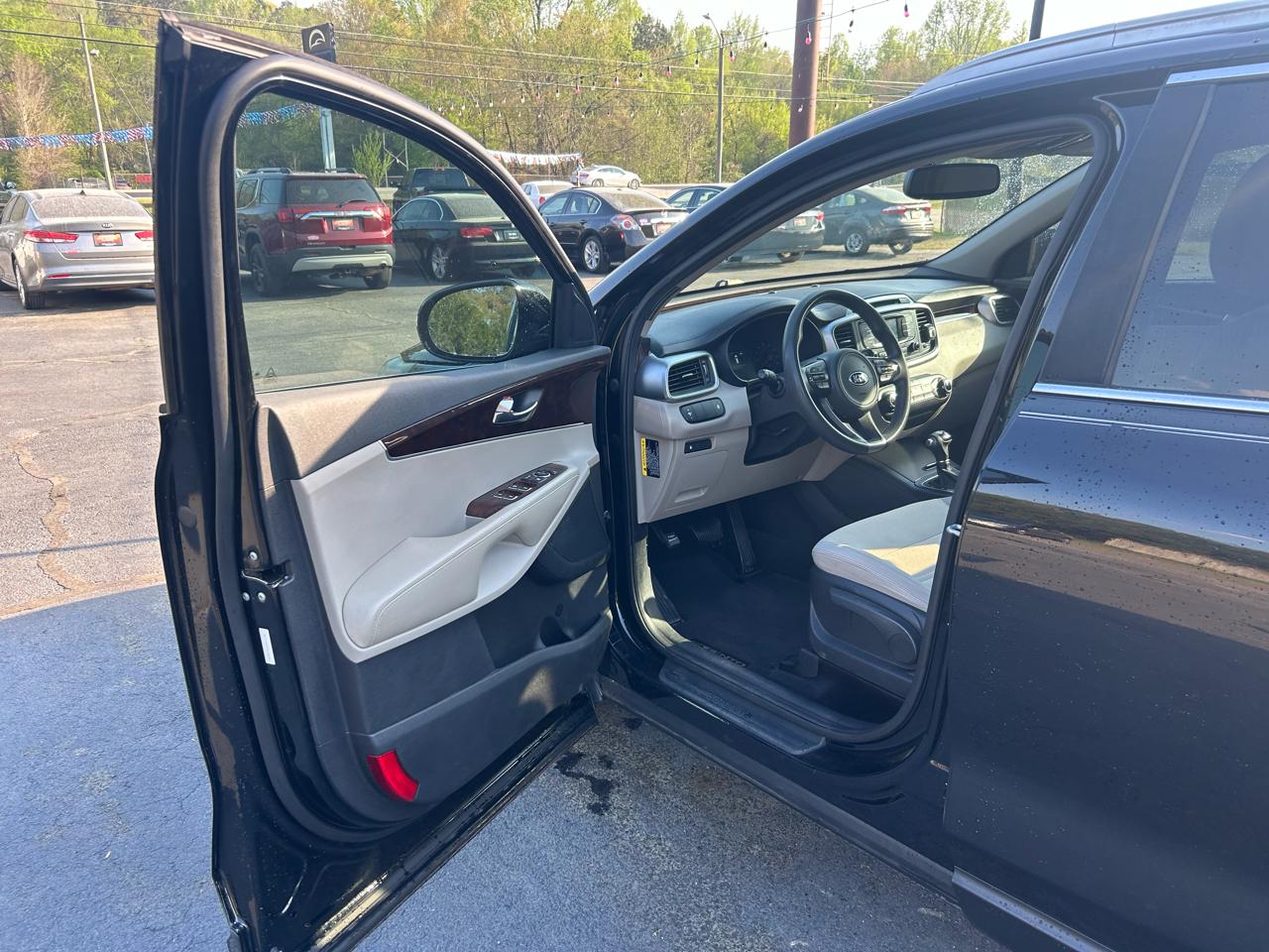 Kia Sorento LX V6 2WD 2016