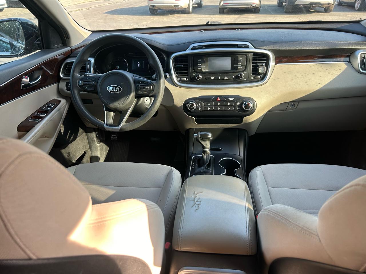 Kia Sorento LX V6 2WD 2016