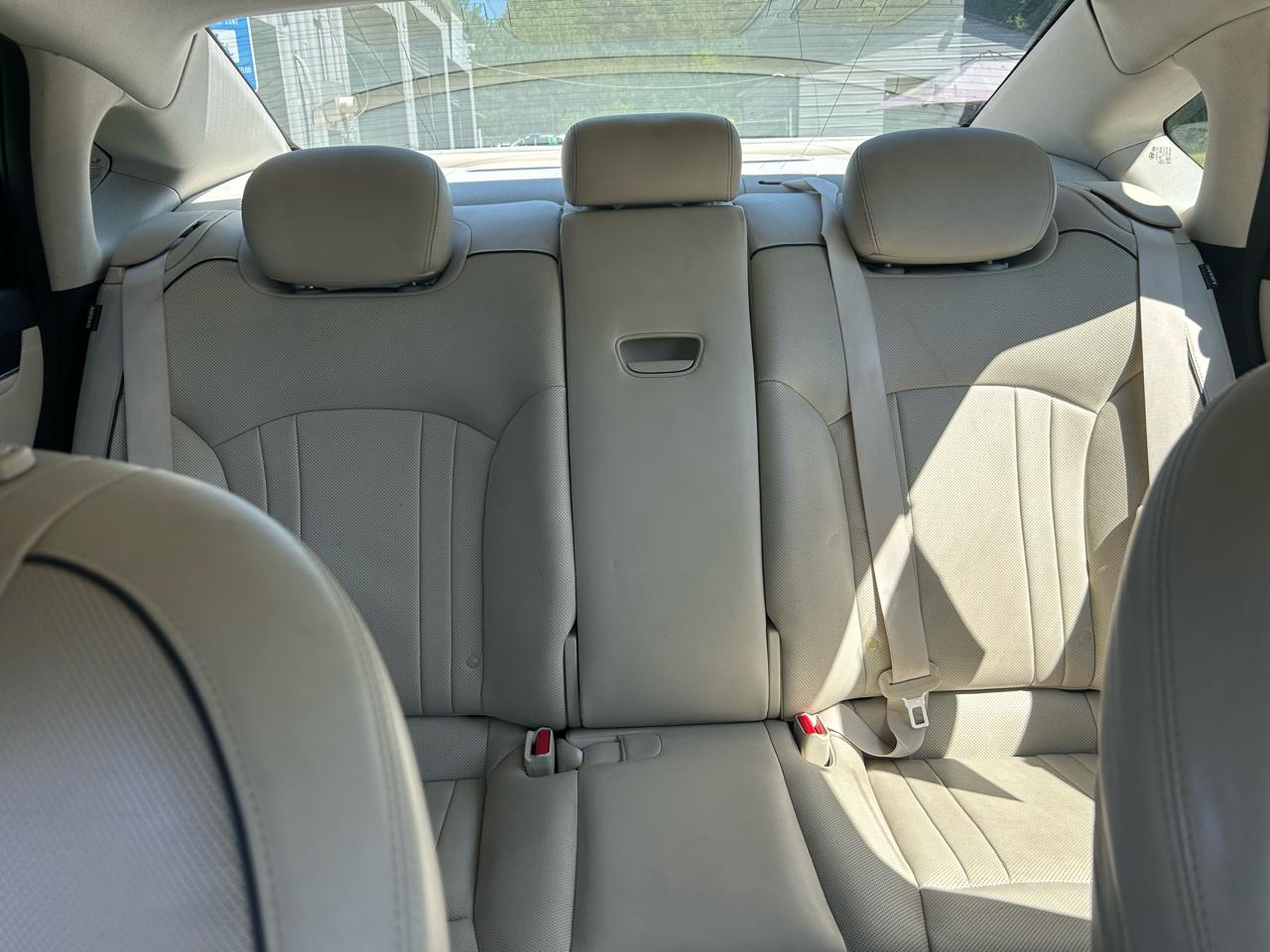 Hyundai Genesis 5.0L RWD 2015
