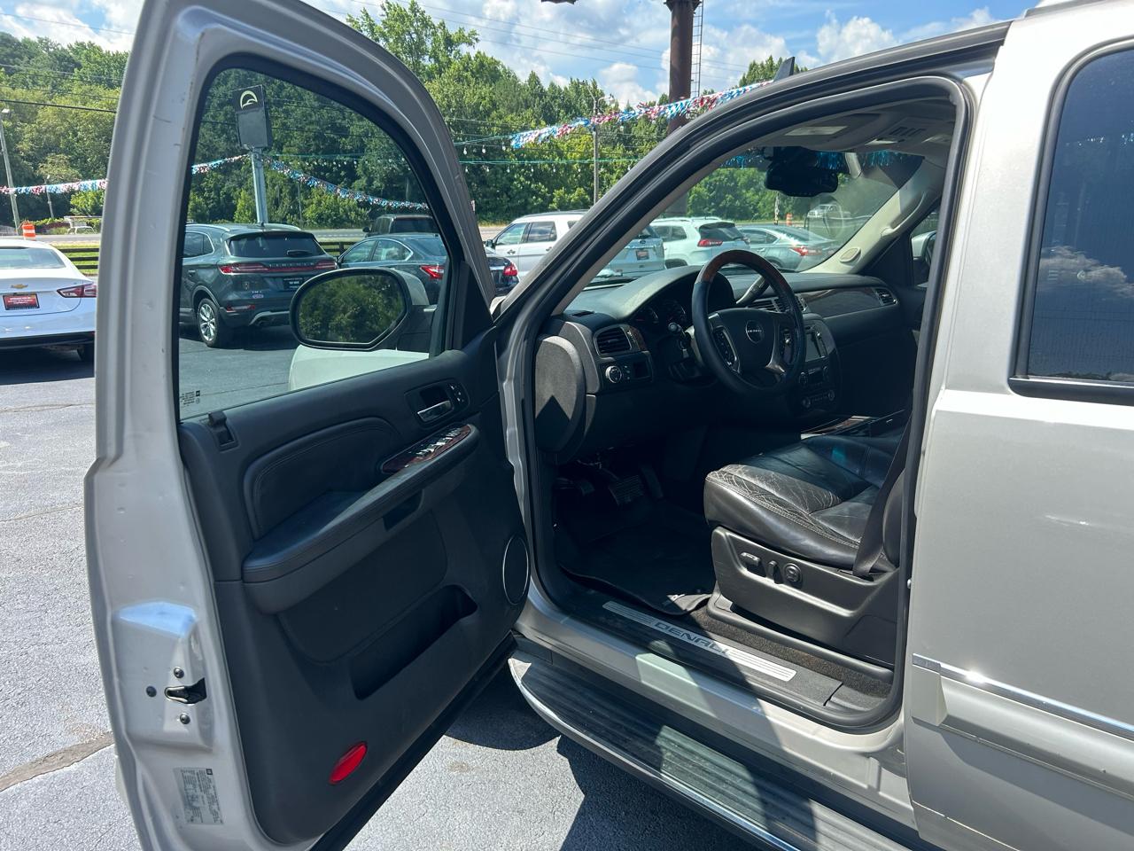 GMC Yukon Denali AWD 2007