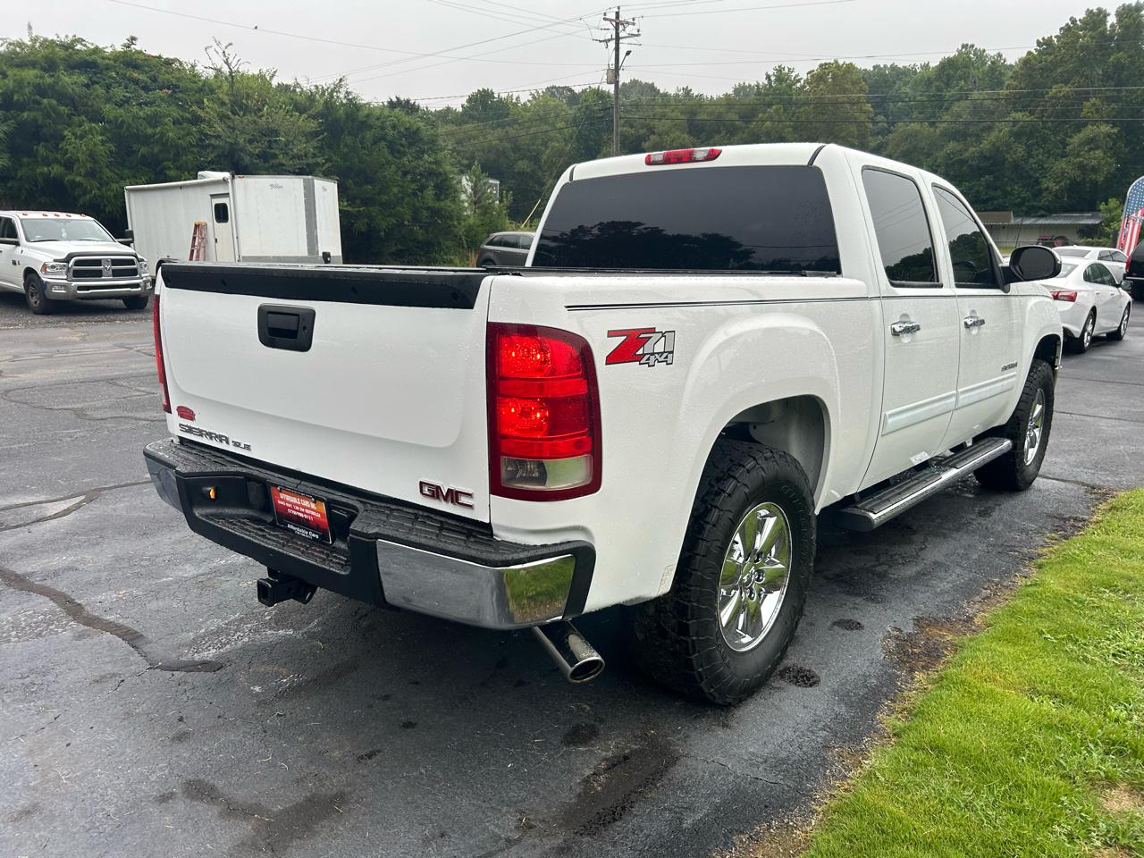 GMC Sierra 1500 SLE Crew Cab 4WD 2011