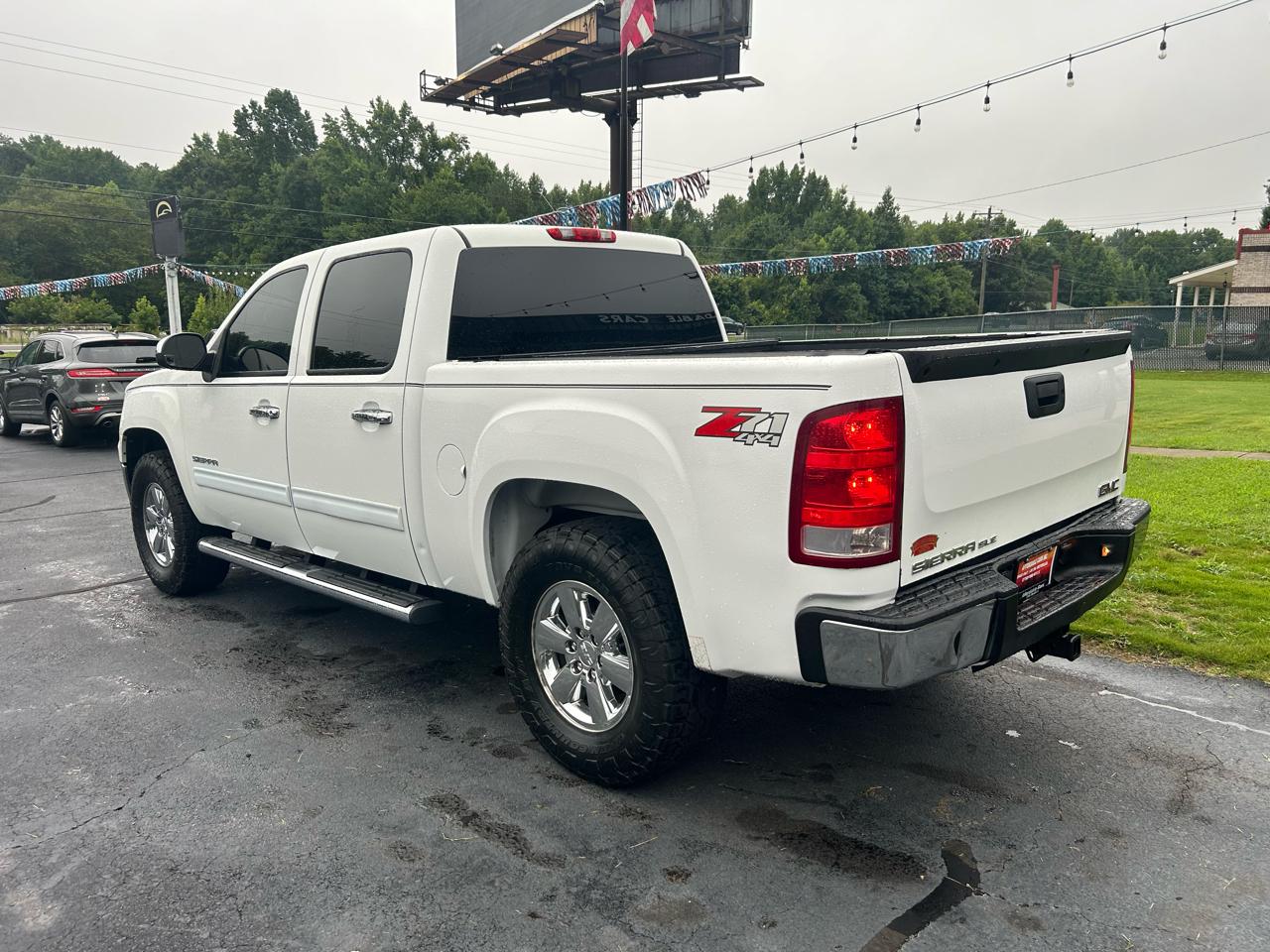 GMC Sierra 1500 SLE Crew Cab 4WD 2011