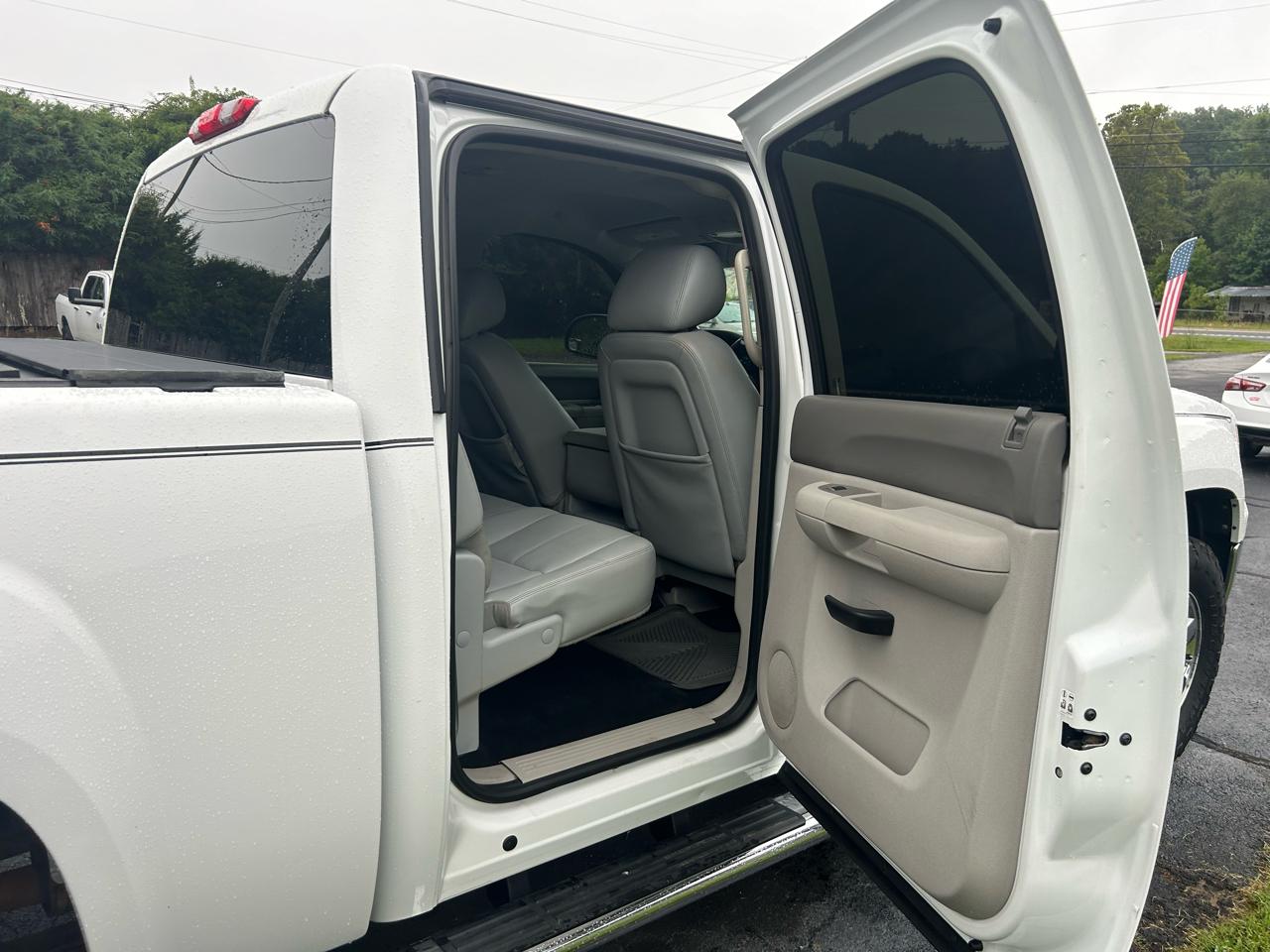 GMC Sierra 1500 SLE Crew Cab 4WD 2011