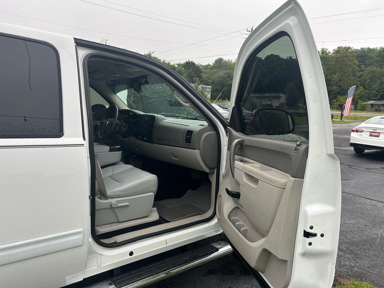 GMC Sierra 1500 SLE Crew Cab 4WD 2011
