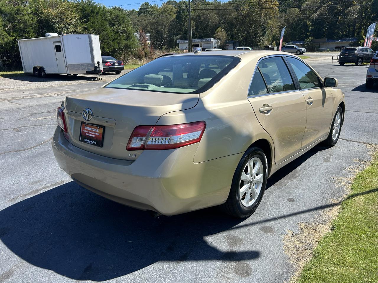 Toyota Camry Base 6-Spd AT 2011