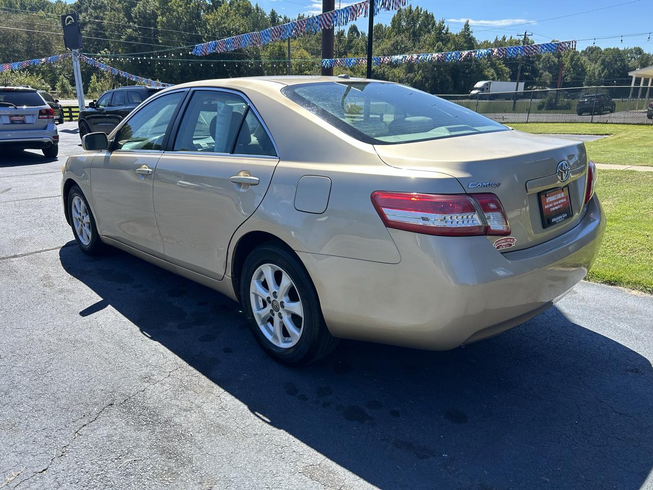 Toyota Camry Base 6-Spd AT 2011