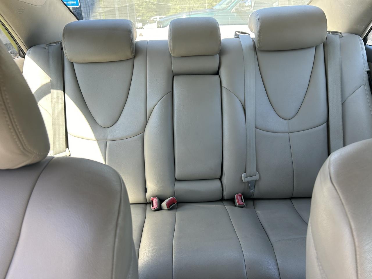 Toyota Camry Base 6-Spd AT 2011