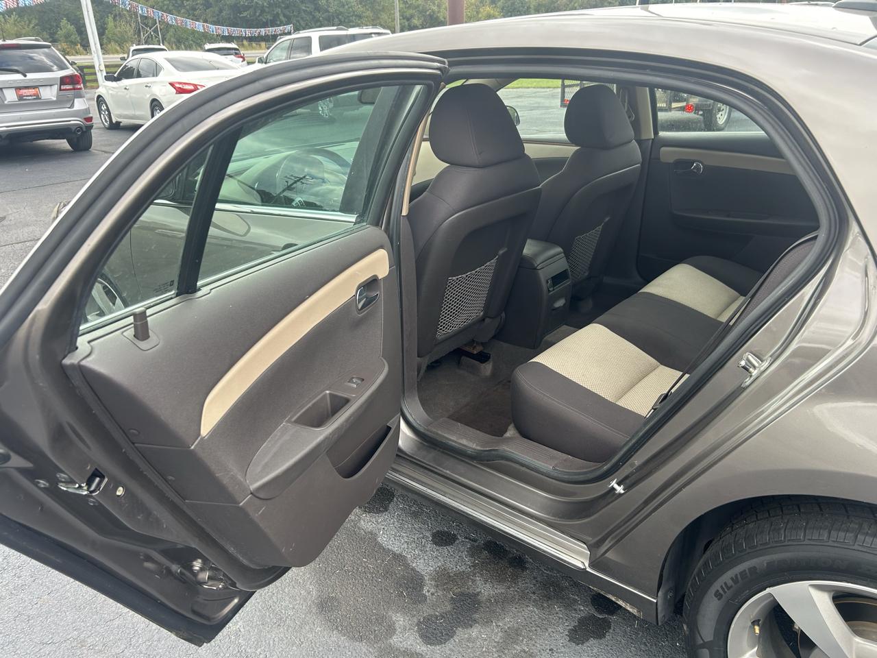 Chevrolet Malibu  2011